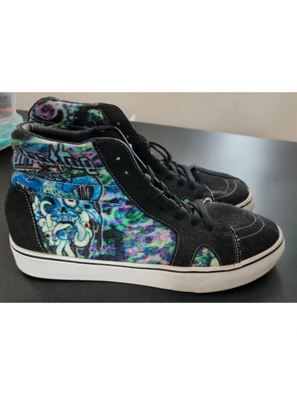 Sk8-Hi Top Style Sneakers